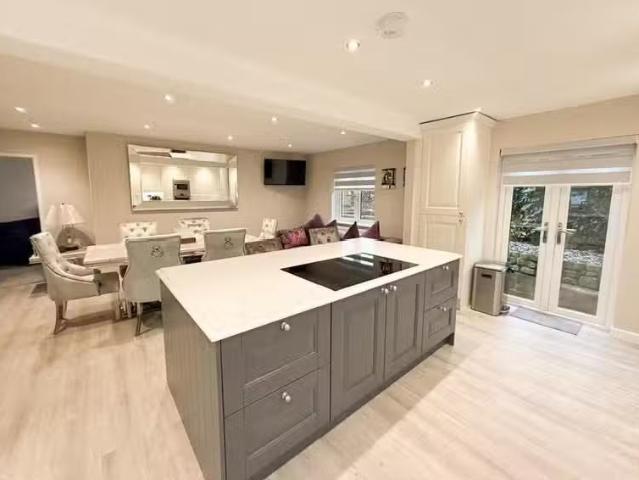 Nice 3 bedroom semi detached house for rent in Linton Falls, L.