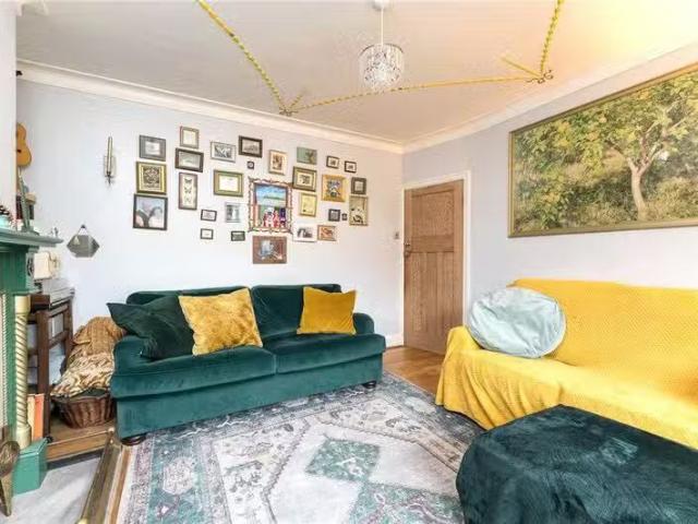 Cozy 3 bedroom semi detached house for rent in Manor Drive, Co.