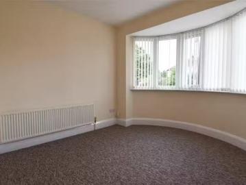 Deal! 3 bedroom semi detached house for rent in Ryde Park Road.