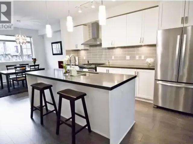 For Rent 3 Bedroom Townhouse Maple Ridge BC DS105337612