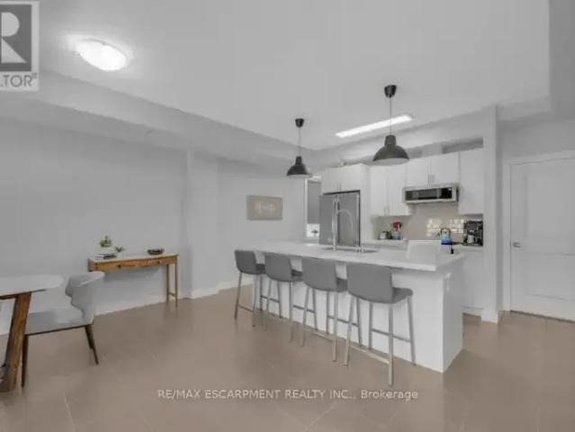For Rent 3 Bedroom Townhouse Milton ON DS103151829