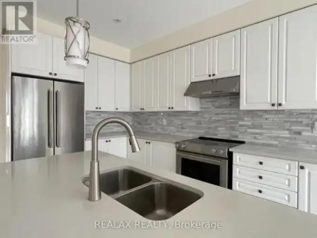 For Rent 3 Bedroom Townhouse Milton ON DS104471012