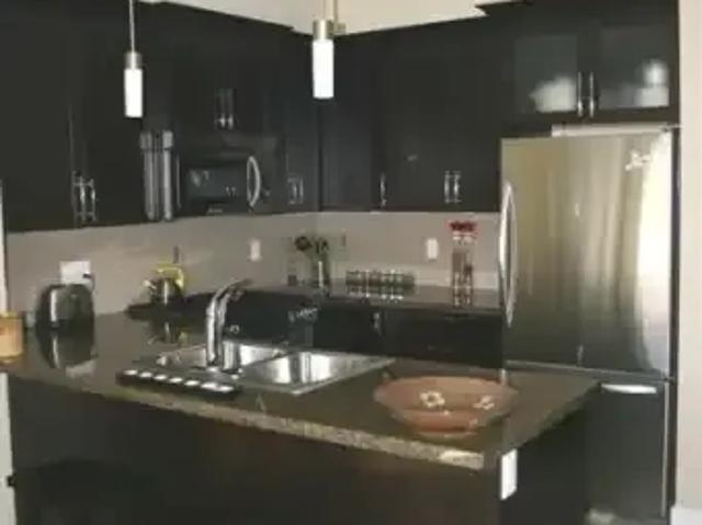 For Rent 3 Bedroom Townhouse New Westminster BC DS102551568