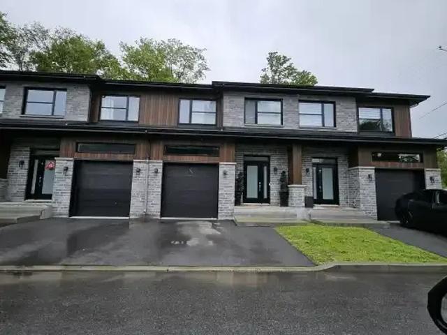 For Rent 3 Bedroom Townhouse Notre QC DS105435182