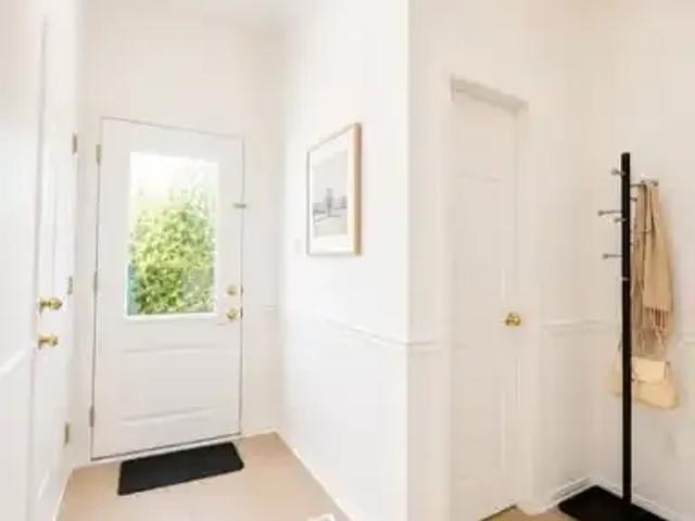 For Rent 3 Bedroom Townhouse Ottawa ON DS103958720