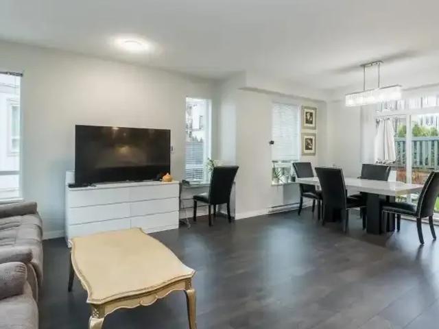 For Rent 3 Bedroom Townhouse Abbotsford BC DS105601792
