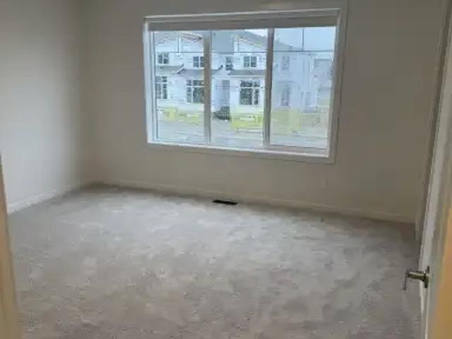 For Rent 3 Bedroom Townhouse Airdrie AB DS104179211