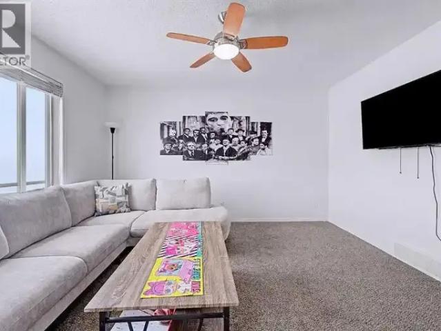 For Rent 3 Bedroom Townhouse Airdrie AB DS105150636