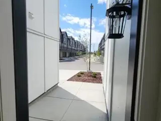 For Rent 3 Bedroom Townhouse Airdrie AB DS105269200