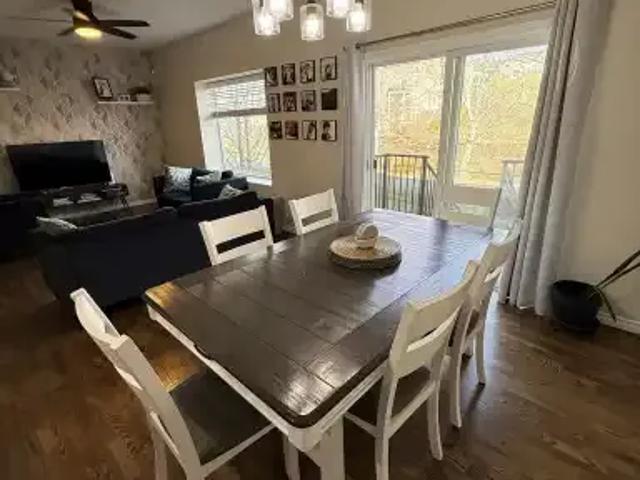 For Rent 3 Bedroom Townhouse Airdrie AB DS106181477