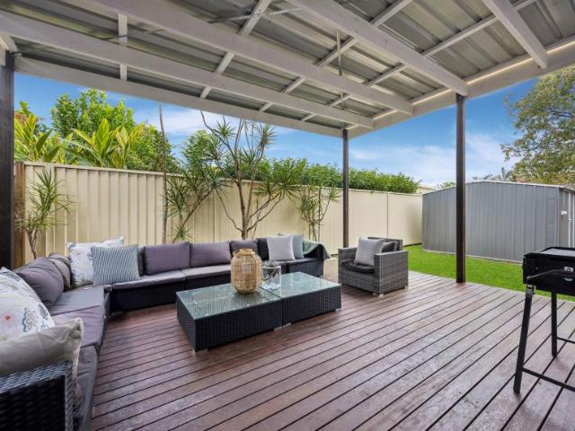 For Rent 3 Bedroom Townhouse Ashmore QLD DS106099485