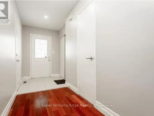 For Rent 3 Bedroom Townhouse Burlington ON DS104754031