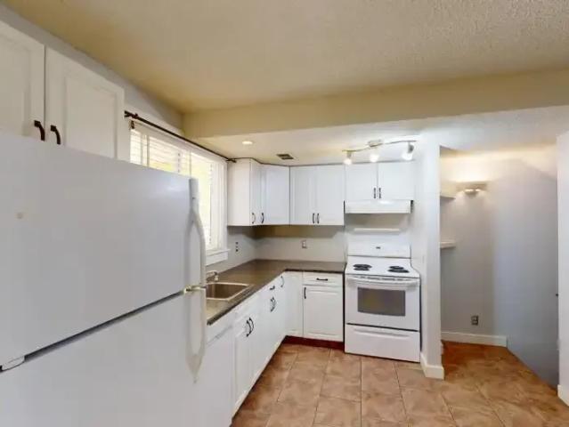 For Rent 3 Bedroom Townhouse Calgary AB DLS104598359