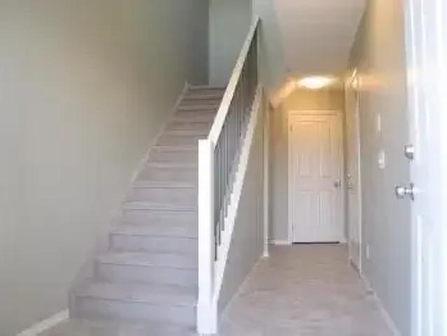 For Rent 3 Bedroom Townhouse Calgary AB DLS105047823