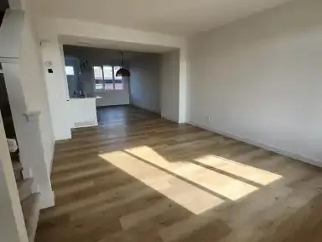 For Rent 3 Bedroom Townhouse Calgary AB DLS105135618