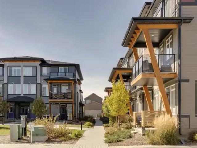 For Rent 3 Bedroom Townhouse Calgary AB DLS103355028
