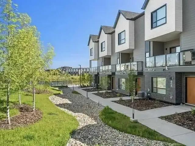 For Rent 3 Bedroom Townhouse Calgary AB DS103569130