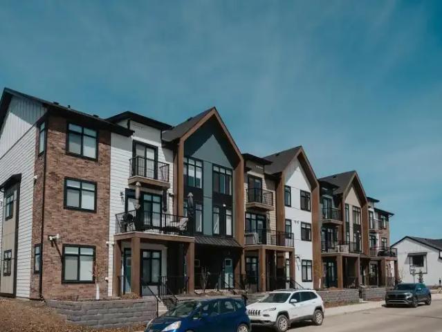 For Rent 3 Bedroom Townhouse Calgary AB DS103574398