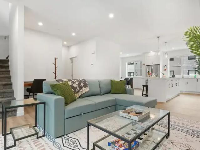 For Rent 3 Bedroom Townhouse Calgary AB DS103594120