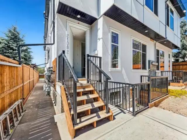 For Rent 3 Bedroom Townhouse Calgary AB DS103611669