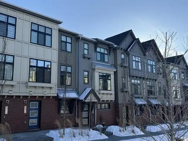 For Rent 3 Bedroom Townhouse Calgary AB DS104401637