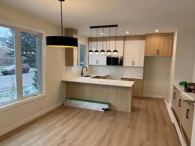 For Rent 3 Bedroom Townhouse Calgary AB DS104401642