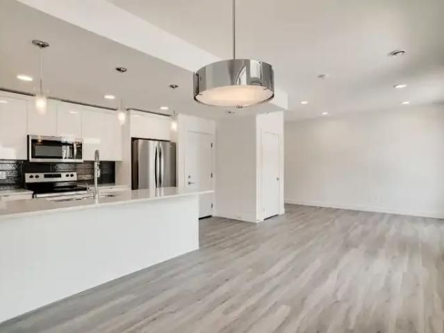 For Rent 3 Bedroom Townhouse Calgary AB DS104434295