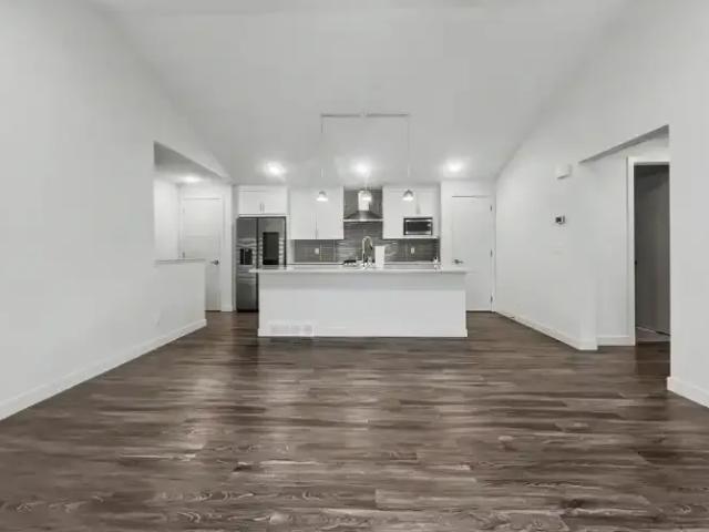 For Rent 3 Bedroom Townhouse Calgary AB DS104471213