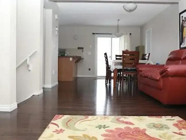 For Rent 3 Bedroom Townhouse Calgary AB DS104507029