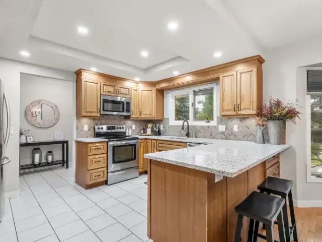 For Rent 3 Bedroom Townhouse Calgary AB DS104535475