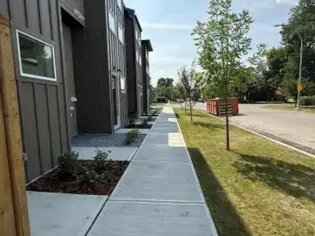 For Rent 3 Bedroom Townhouse Calgary AB DS104876796