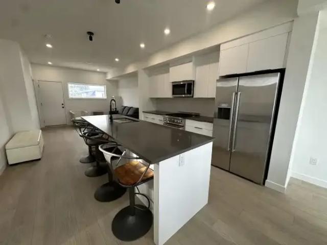 For Rent 3 Bedroom Townhouse Calgary AB DS104972595
