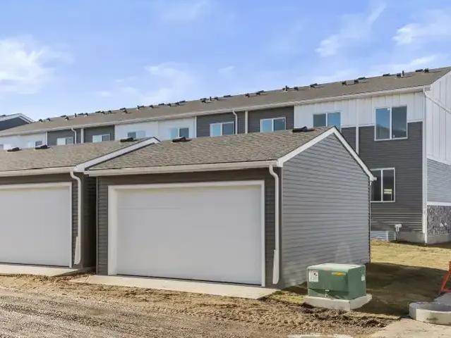 For Rent 3 Bedroom Townhouse Calgary AB DS104972645