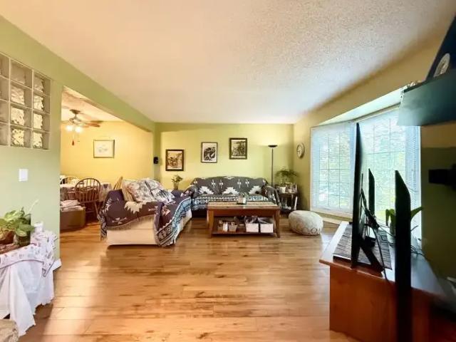 For Rent 3 Bedroom Townhouse Calgary AB DS104986013