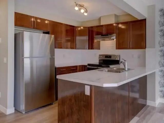For Rent 3 Bedroom Townhouse Calgary AB DS104986019