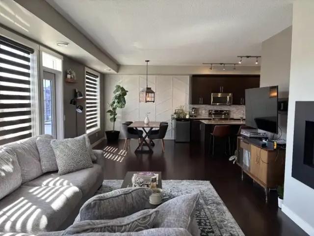 For Rent 3 Bedroom Townhouse Calgary AB DS104986102