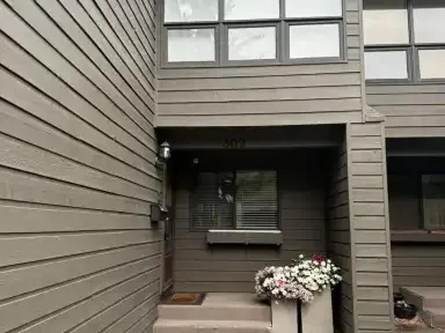 For Rent 3 Bedroom Townhouse Calgary AB DS104991572