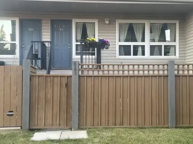 For Rent 3 Bedroom Townhouse Calgary AB DS104991615