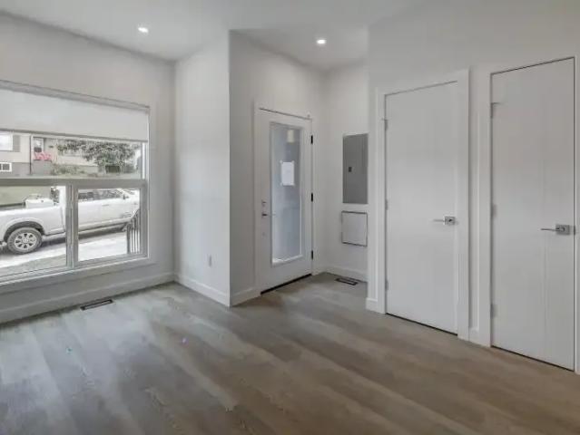 For Rent 3 Bedroom Townhouse Calgary AB DS104179360
