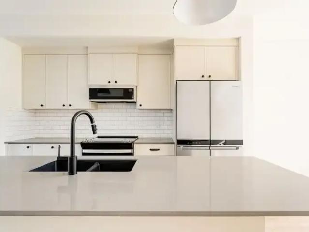 For Rent 3 Bedroom Townhouse Calgary AB DS104181914