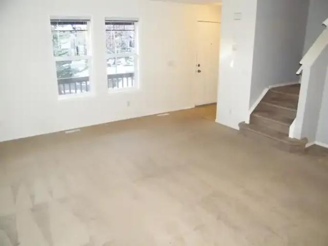 For Rent 3 Bedroom Townhouse Calgary AB DS105435172