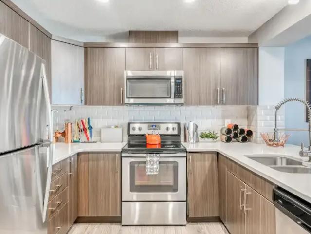 For Rent 3 Bedroom Townhouse Calgary AB DS105505856