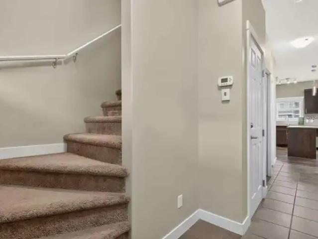 For Rent 3 Bedroom Townhouse Calgary AB DS105580579
