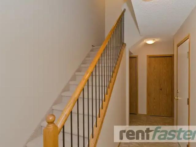 For Rent 3 Bedroom Townhouse Calgary AB DS105601893