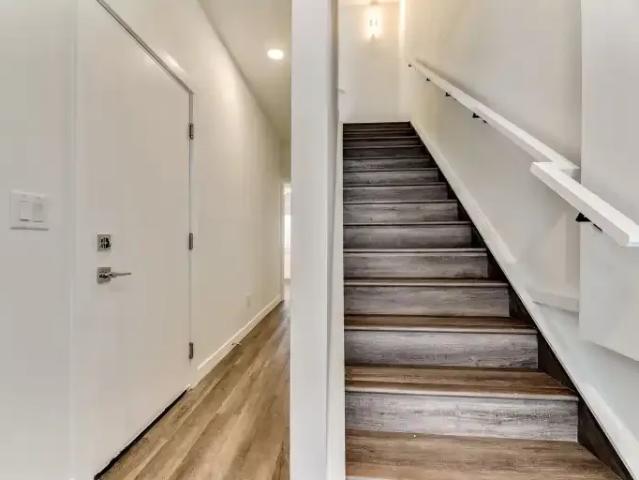 For Rent 3 Bedroom Townhouse Calgary AB DS105601933