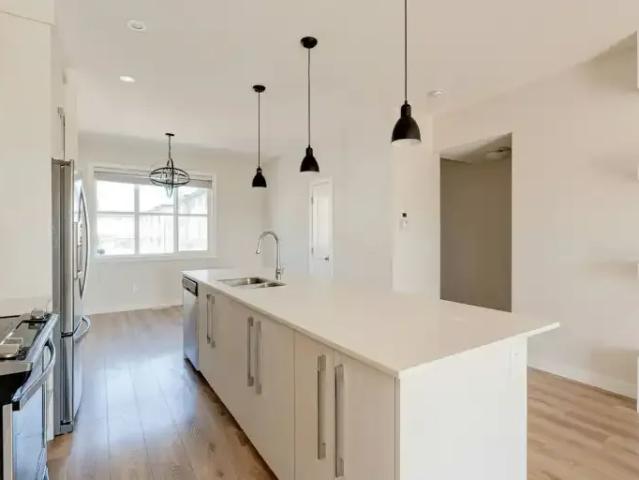For Rent 3 Bedroom Townhouse Calgary AB DS105623528