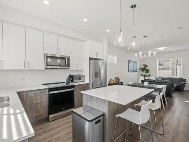 For Rent 3 Bedroom Townhouse Calgary AB DS105623592