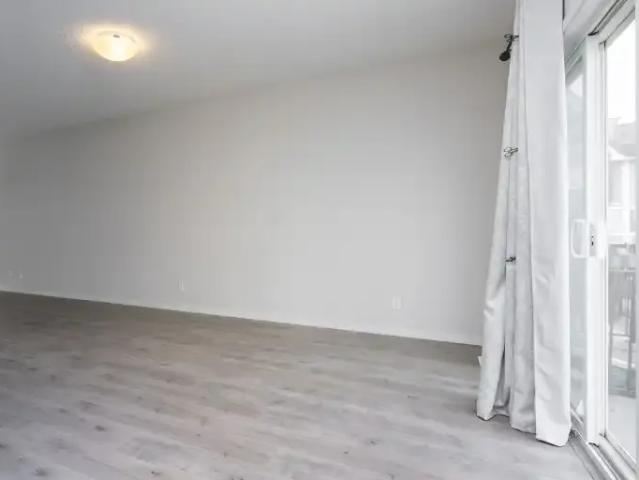 For Rent 3 Bedroom Townhouse Calgary AB DS105643261
