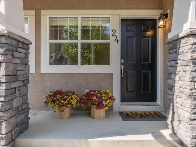 For Rent 3 Bedroom Townhouse Calgary AB DS105100724