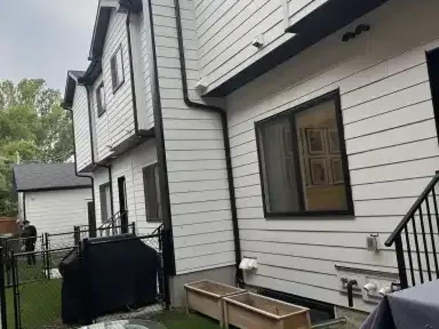 For Rent 3 Bedroom Townhouse Calgary AB DS105100746